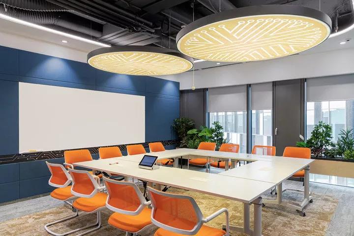 辦公桌擺放風(fēng)水 你的辦公桌放對了嗎？