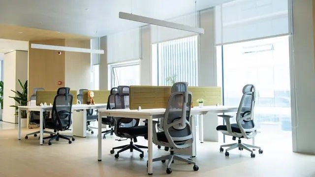 屏風辦公桌如何打造高效舒適的辦公環(huán)境